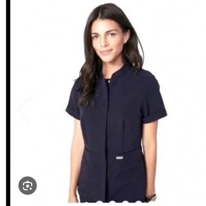 FIGS Lira Epaulet Camp Scrub Top medium hospital workwear nurse